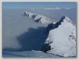 Mali Draški vrh, zadaj Debela peč, pod oblakom Krma