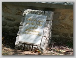 Pod to rušo je bil prvi grob Prešernov, Prešernov gaj v Kranju