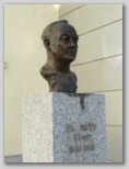 Avgust Pavel (1886--1946) v atriju univerze v Mariboru