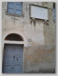 Grazia Deledda, spominska plošča pisateljici na rojstni hiši v Nuoru, Sardinija (glej slike na naslednji strani albuma), foto Mira