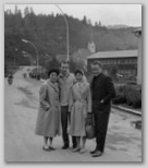 Slavisti na Koroškem z Bratkom Kreftom maja 1959, arhiv Silva Faturja. Vlada Božič, Silvo Fatur, Sonja Močnik, Jože Škufca
