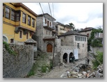 Rekonstrukcija Kadarejeve rojstne hiše v Gjirokastri