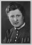 Ivanka Nanut, sestra stare mame Jožeta Hladnika st., uslužbenka na železniški upravi v Ljubljani, okrog 1930