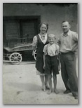 Marijan, ata, mama Hladnik, Borovnica 1943