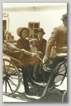 Mima Hladnik z birmanko pred vojno, zraven svak France Hladnik
