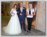 Ruska poroka na Brdu pri Kranju; moški je nevestin oče