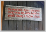 De nau kdo djau, dej od mojo mihzo kej ostau, bom koj smeti nazaj u rucok djau.