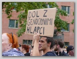 Dol z genocidnimi hlapci
