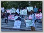 Tukaj smo | Deportacija ni integracija | Mi nismo le številke, smo ljudje | Kdo bo gradil vaše ceste? | We ask for oportunity not charity |  Respect existence or expect resistance